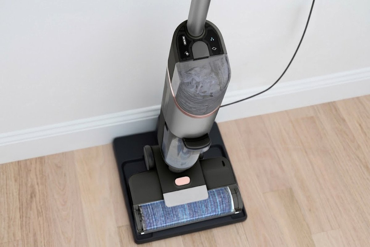 Self-cleaning docks eliminate odor